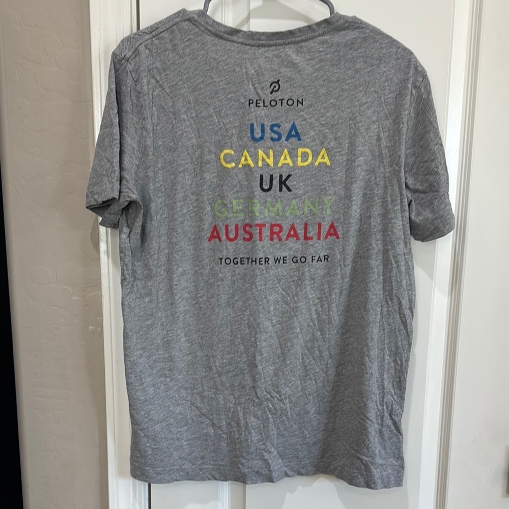 Peloton Gray Short Sleeve Tee with Logo / A27 - Picture 3 of 3